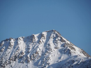 巍峨雪山壮丽景致