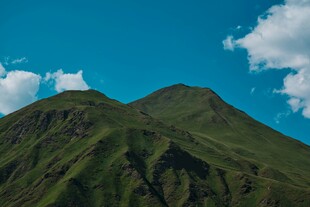 青山蓝天美景