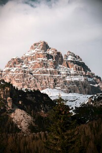 壮丽雪山景观
