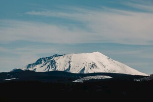 壮丽雪山景观