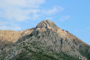 巍峨壮丽的高山景观