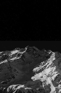 黑白雪山壮丽景观