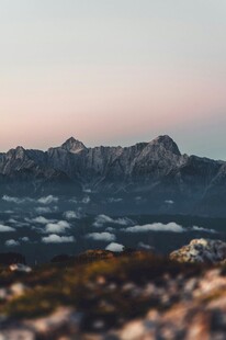 山间晨曦美景