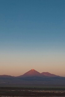 夕阳下的远山美景
