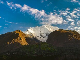 壮丽雪山美景