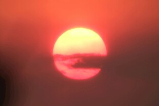 夕阳西下映天际