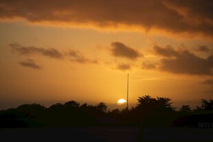 夕阳西下的美丽天际线