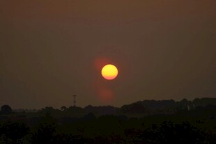 夕阳西下的美丽天际