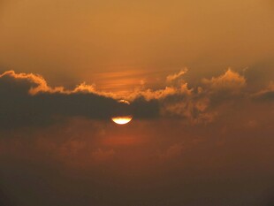 夕阳映云景