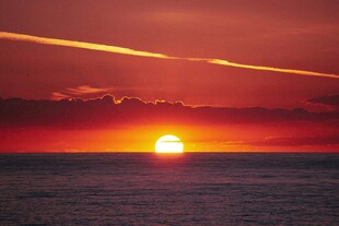 海上日落美景