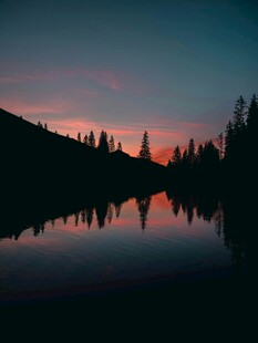 湖畔日落美景