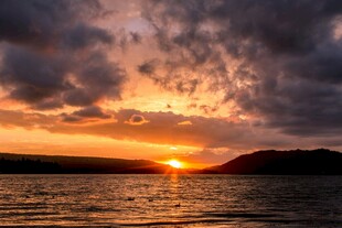 海上壮丽日落美景