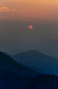 山间日落美景
