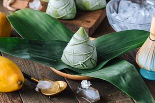 传统手工粽子与新鲜食材