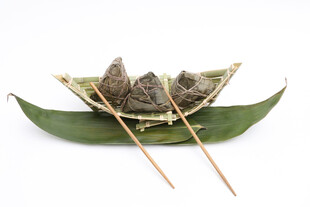 粽叶包裹的美味食材