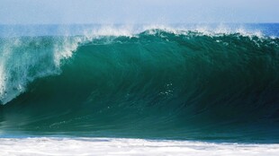 汹涌海浪翻滚