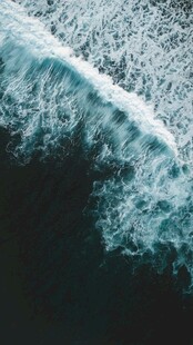 俯瞰蔚蓝海浪