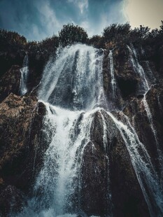 壮丽瀑布景观