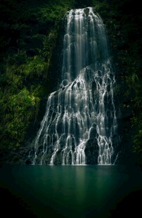 山间瀑布美景