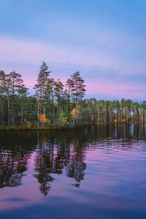 湖畔黄昏美景