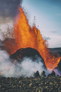 火山喷发壮观景象