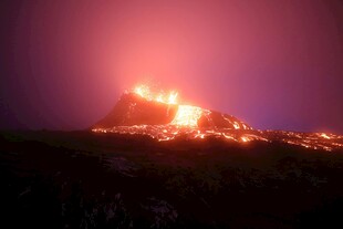 火山喷发的壮丽瞬间