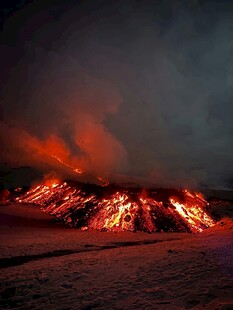 火山喷发的壮丽瞬间