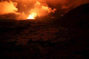 火山喷发的壮丽瞬间