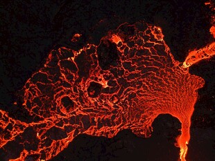 火山熔岩壮观景象
