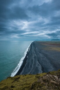 悬崖边的壮阔海景