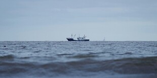 海上孤舟
