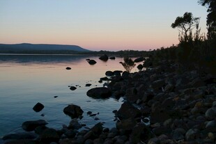 湖畔黄昏美景