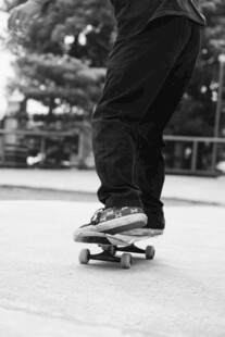 滑板者的街头酷炫瞬间