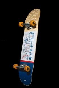 个性涂鸦滑板展示
