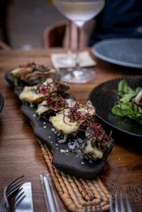 精致西餐摆盘美食展示