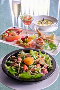 美味西餐组合与香槟