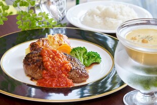 美味牛排套餐诱人呈现