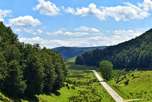 山间公路美景