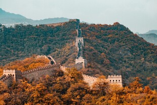 秋日壮丽长城景观