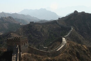 壮丽蜿蜒的雄伟长城景观