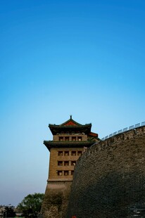 古老城墙与城楼的壮丽景致