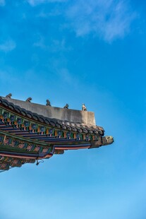 飞檐翘角映蓝天