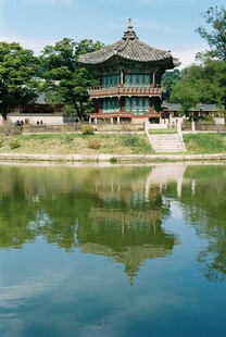 湖畔古亭美景