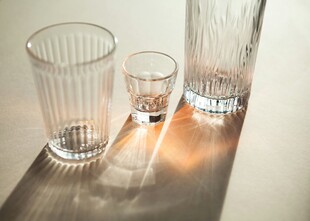 透明玻璃器皿光影展示