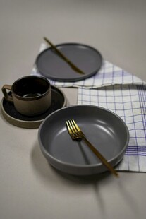 简约餐具组合摆拍展示