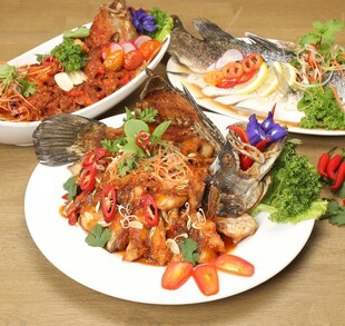 美味特色烤鱼摆盘精致