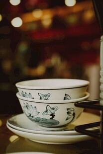 中式花纹瓷碗碟组合