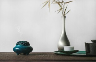 中式雅致茶具与摆件组合