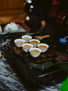 精致中式茶具与品茗杯