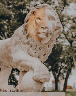 威严雄狮雕塑